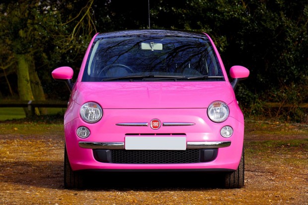 PHOTO OF PINK FIAT 500 CAR