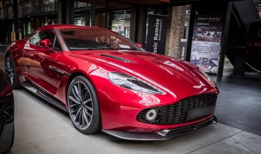 ASTON MARTIN SPORTS CAR LUXURY CAR