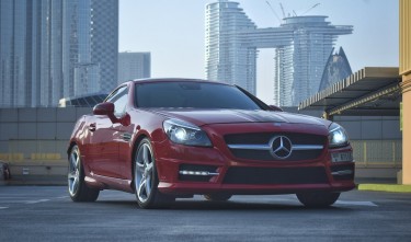 RED LUXURY MERCEDES-BENZ