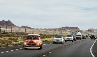 PHOTO CARS ON ROAD