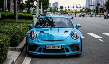 PORSCHE 911 GT2 SPORTS CAR ROAD