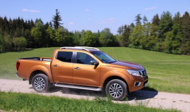 NISSAN NAVARA PICKUP AUTOMOBILE