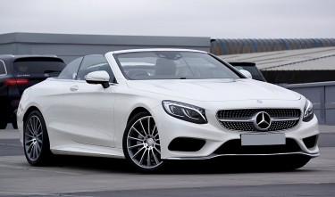 WHITE MERCEDES-BENZ SL500