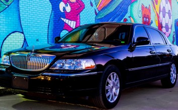 LINCOLN TOWN CAR STREET ART CAR