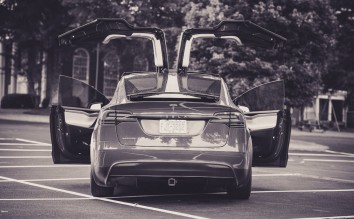 TESLA MODEL X IN BLACK AND WHITE