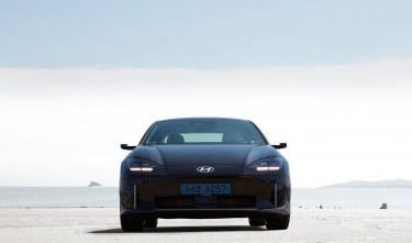 BLACK HYUNDAI IONIQ 6