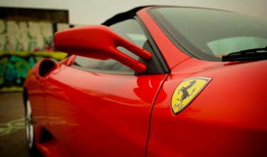 RED FERRARI COUPE