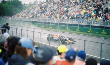 PEOPLE WATCHING FORMULA ONE CAR RACE MONZA ITALY