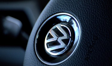 VOLKSWAGEN LOGO MACRO STEERING WHEEL