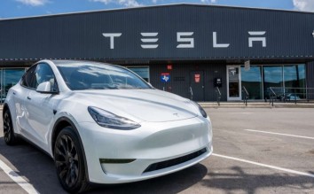 NHTSA Concludes Preliminary Investigation of More Than 70k Tesla Units Due To Suspension Failure