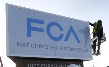 Fiat Chrysler may consider loyalty share scheme in Ferrari spin-off