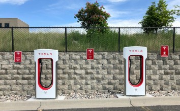 Tesla Supercharger 