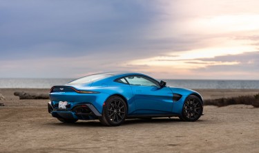 BLUE SPORTS CAR 