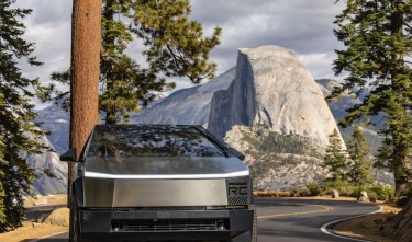 TESLA CYBERTRUCK ON THE ROAD