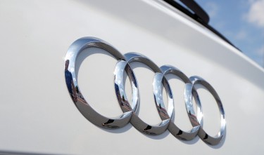 AUDI Q7 SUV WHITE ELEGANT, AUDI EMBLEM 