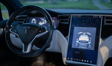 TESLA X INTERIOR 